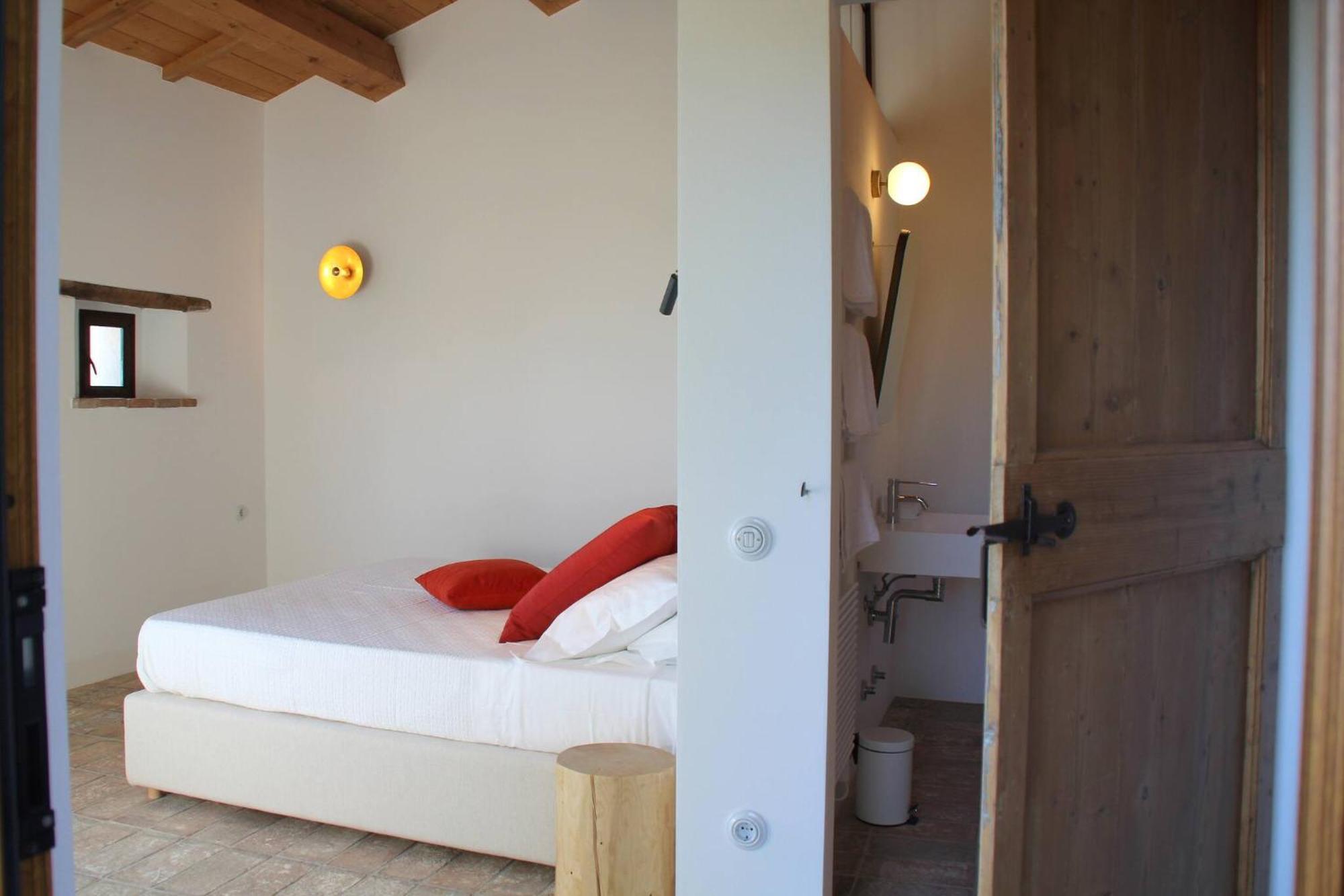فيلا Borgo Calbianco - Private House With Pool & Airco Cerreto Castello المظهر الخارجي الصورة