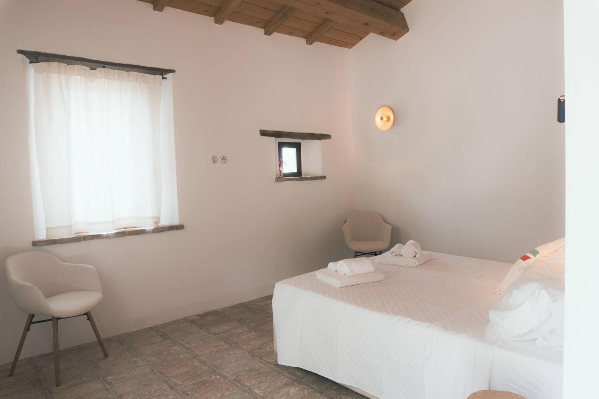 فيلا Borgo Calbianco - Private House With Pool & Airco Cerreto Castello المظهر الخارجي الصورة